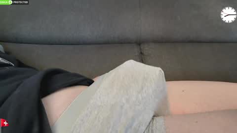 Snapshot of chezmonsieur_g chatting on May 20, 2026, 6:14 pm Grey online show from May 20, 2026, 6:14 pm