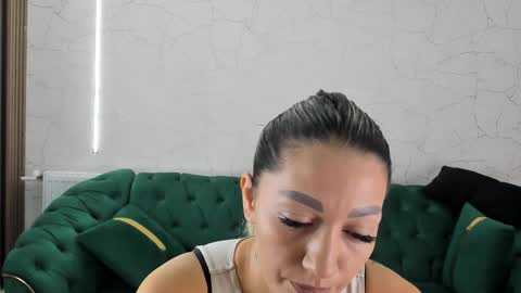 Chiara online show from September 22, 2025, 5:09 am