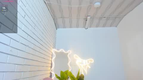 Chiara  online show from February 5, 2025, 1:37 am