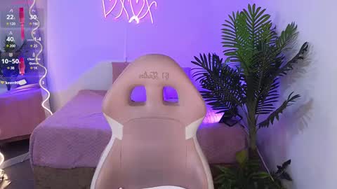 Chiara  online show from February 18, 2025, 7:10 am