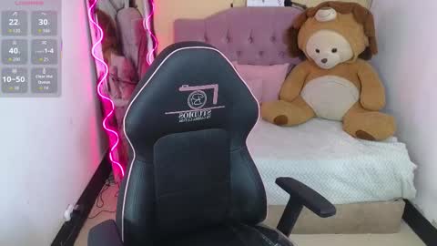 Chiara  online show from October 27, 2025, 3:32 am