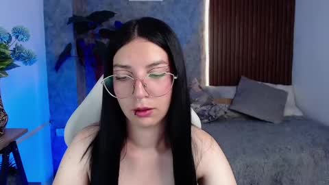 Snapshot of chiaraa_fiore chatting on February 26, 2025, 7:49 pm Chiara online show from February 26, 2025, 7:49 pm