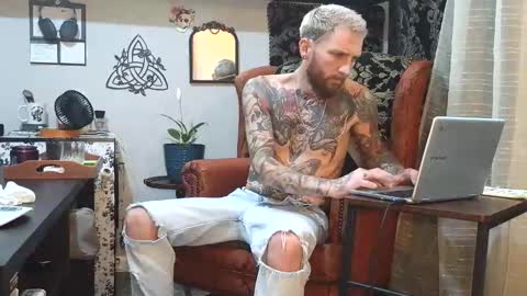 chiarov online show from April 14, 2026, 3:56 am