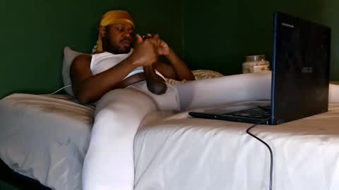 Que online show from March 6, 2026, 6:32 am