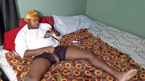 Que online show from April 23, 2026, 2:24 am