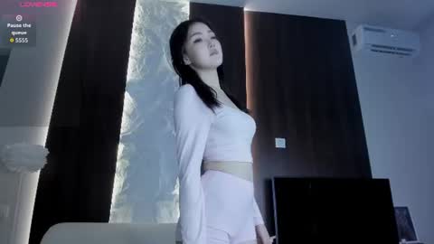 Snapshot of chichiko_ chatting on July 1, 2026, 7:24 pm Akira online show from July 1, 2026, 7:24 pm