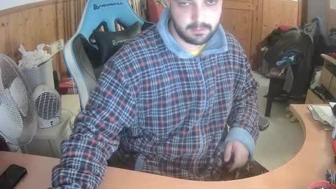 chicomallorca96 online show from December 29, 2024, 3:46 pm