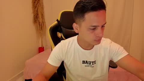 chicos_sexy online show from January 15, 2026, 1:59 pm