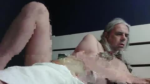 Snapshot of chiguitar chatting on December 8, 2024, 2:52 pm chiguitar online show from December 8, 2024, 2:52 pm