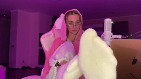 Goddess Vika - owner of all ur money online show from December 14, 2024, 3:15 pm