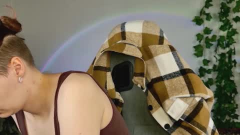 Bella online show from March 30, 2026, 9:10 am