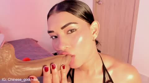 Snapshot of chinese_goddess chatting on June 4, 2026, 7:09 pm Schedule 7am to 2pm Col online show from June 4, 2026, 7:09 pm