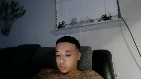 Snapshot of chino880172 chatting on February 15, 2025, 6:44 am CHINO online show from February 15, 2025, 6:44 am