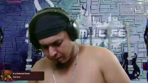 Enrique online show from February 18, 2025, 8:47 pm