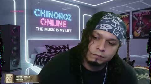 Snapshot of chinoroz chatting on October 4, 2025, 8:12 am Enrique online show from October 4, 2025, 8:12 am