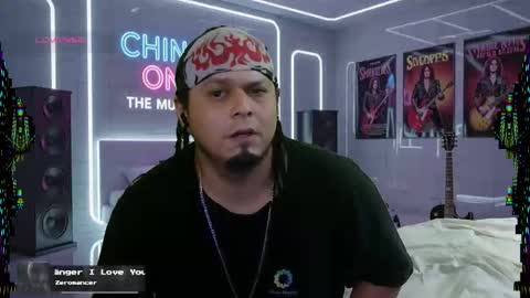 Snapshot of chinoroz chatting on October 14, 2025, 12:33 am Enrique online show from October 14, 2025, 12:33 am