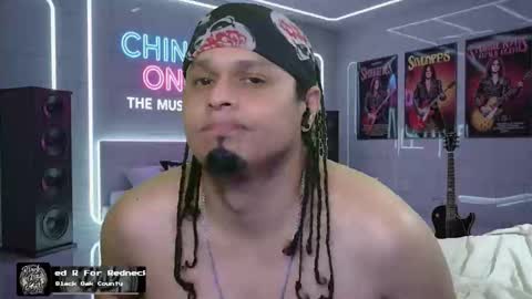 Snapshot of chinoroz chatting on October 17, 2025, 6:43 pm Enrique online show from October 17, 2025, 6:43 pm