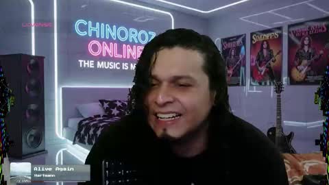 Snapshot of chinoroz chatting on October 22, 2025, 12:55 am Enrique online show from October 22, 2025, 12:55 am