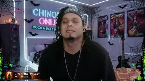 Snapshot of chinoroz chatting on October 25, 2025, 6:02 pm Enrique online show from October 25, 2025, 6:02 pm