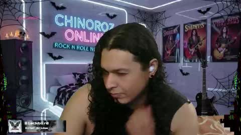 Snapshot of chinoroz chatting on October 28, 2025, 7:01 am Enrique online show from October 28, 2025, 7:01 am