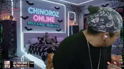 Snapshot of chinoroz chatting on November 2, 2025, 8:00 pm Enrique online show from November 2, 2025, 8:00 pm