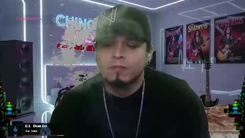 Snapshot of chinoroz chatting on November 4, 2025, 11:48 pm Enrique online show from November 4, 2025, 11:48 pm