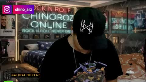 Snapshot of chinoroz chatting on June 8, 2026, 7:03 pm Enrique online show from June 8, 2026, 7:03 pm