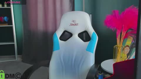 chio_mio online show from March 4, 2025, 9:51 am