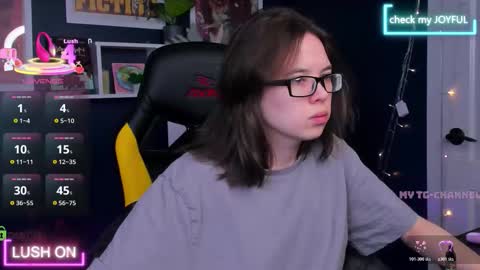 chio_mio online show from November 5, 2025, 2:11 am