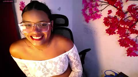 Snapshot of chleo_rosse chatting on April 21, 2026, 4:08 am chleo_rosse online show from April 21, 2026, 4:08 am