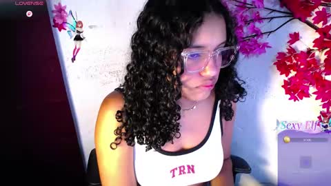 Snapshot of chleo_rosse chatting on May 13, 2026, 12:24 pm chleo_rosse online show from May 13, 2026, 12:24 pm