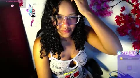 Snapshot of chleo_rosse chatting on May 14, 2026, 12:45 pm chleo_rosse online show from May 14, 2026, 12:45 pm