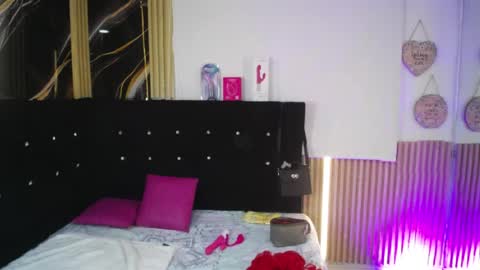 Snapshot of chloe__jones_ chatting on April 6, 2026, 1:01 pm Chloe online show from April 6, 2026, 1:01 pm