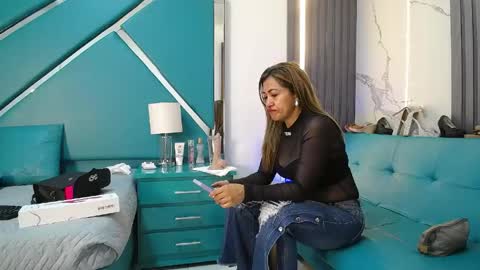 Snapshot of chloe__jones_ chatting on April 13, 2026, 12:43 pm Chloe online show from April 13, 2026, 12:43 pm
