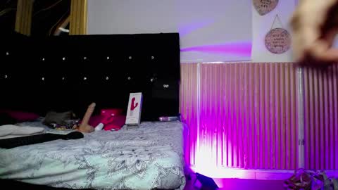 Snapshot of chloe__jones_ chatting on May 21, 2026, 1:18 pm Chloe online show from May 21, 2026, 1:18 pm