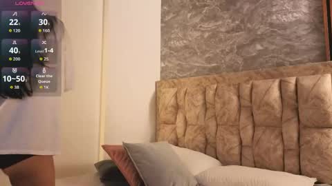Snapshot of chloe_bluee_ chatting on May 26, 2026, 11:17 am chloe_bluee_ online show from May 26, 2026, 11:17 am
