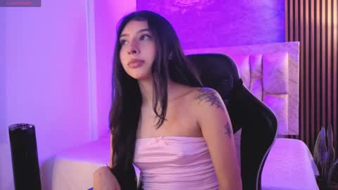 Snapshot of chloe_bluee_ chatting on June 2, 2026, 11:12 am chloe_bluee_ online show from June 2, 2026, 11:12 am