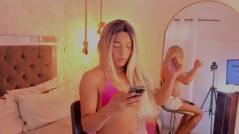 Snapshot of chloe_bronze chatting on July 6, 2026, 8:00 pm Chloe online show from July 6, 2026, 8:00 pm