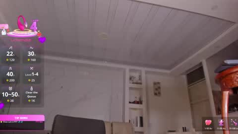 chloe_cooperr online show from April 15, 2026, 8:10 am