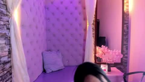 Chloe online show from July 18, 2026, 11:58 am