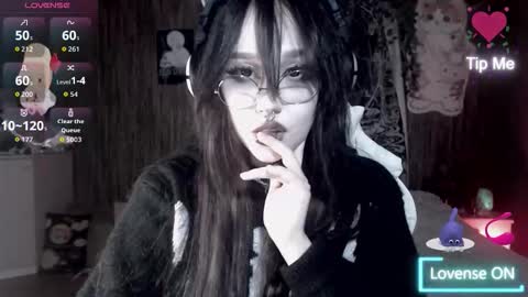 Snapshot of chloe_crystall_killer chatting on October 25, 2025, 6:35 pm chloe_crystall_killer online show from October 25, 2025, 6:35 pm