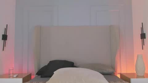 Chloe online show from March 7, 2026, 12:13 pm