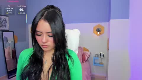 Chloe online show from October 1, 2025, 2:56 pm