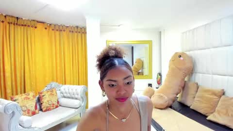 Snapshot of chloe_foster__ chatting on October 21, 2025, 7:47 pm Chole online show from October 21, 2025, 7:47 pm