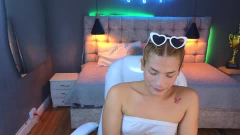 Snapshot of chloe_goddes chatting on January 3, 2025, 9:36 pm CHLOE online show from January 3, 2025, 9:36 pm