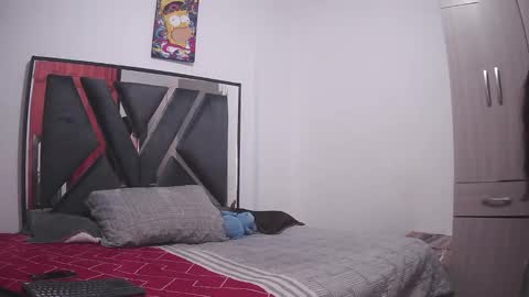 Chloe and Danna online show from December 1, 2025, 5:23 am