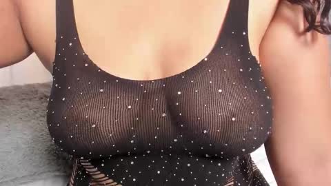 Snapshot of chloe_joness1_ chatting on February 21, 2026, 5:19 am Chloe online show from February 21, 2026, 5:19 am