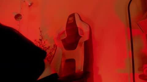 Snapshot of chloe_moons_ chatting on February 14, 2026, 3:03 am CLOE online show from February 14, 2026, 3:03 am