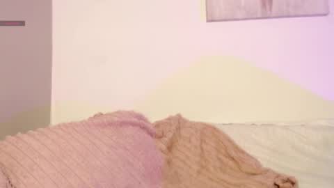 Snapshot of chloe_peach_ chatting on March 25, 2026, 12:22 pm chloe_peach_ online show from March 25, 2026, 12:22 pm