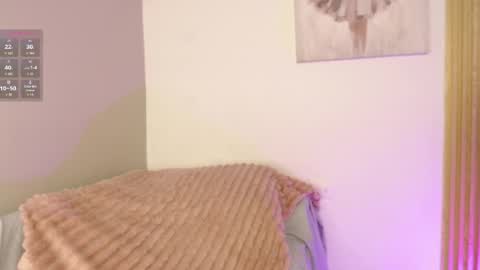 Snapshot of chloe_peach_ chatting on April 17, 2026, 12:19 pm chloe_peach_ online show from April 17, 2026, 12:19 pm